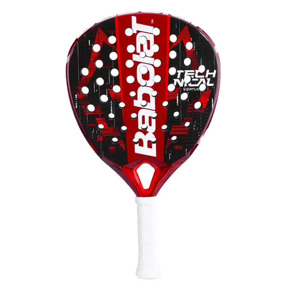 babolat technical vertuo lebron 2024 con detalles rojos y grip cómodo
