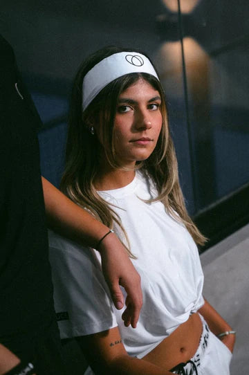 accesorio deportivo blanco unisex con tecnología antibacterial