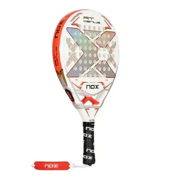raqueta de padel nox at10 genius 18k vista inferior con borde naranja