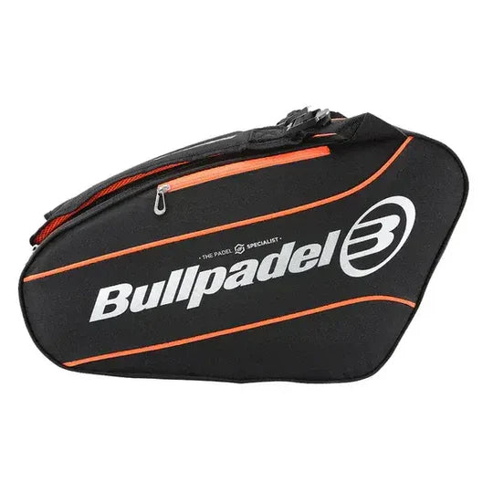 bolsa bullpadel tour negra con acentos en naranja para pádelistas frecuentes