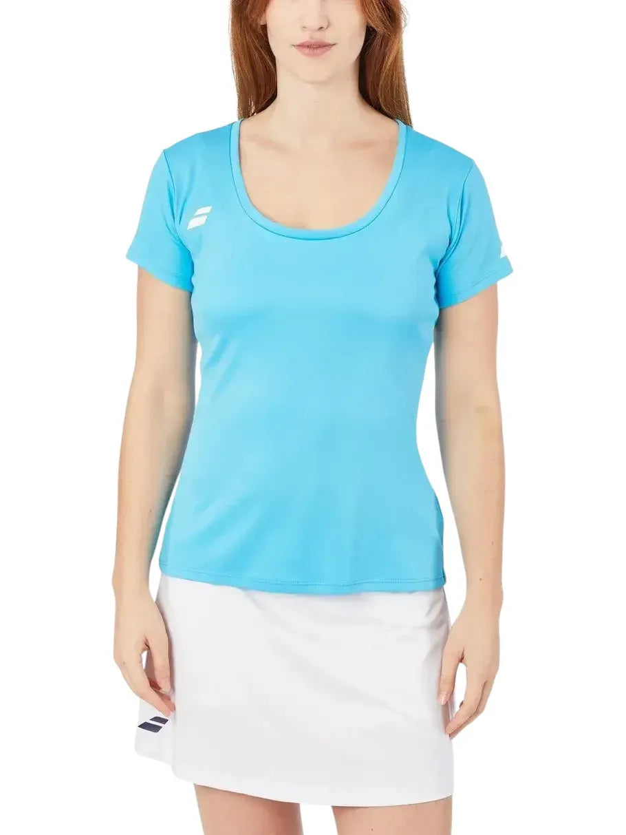 falda deportiva celeste babolat con tejido fiber dry y cintura elástica