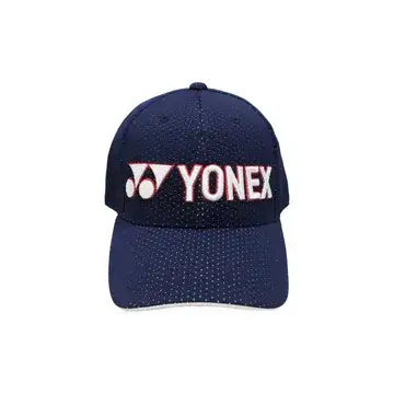 gorra deportiva yonex azul con microperforaciones para mejor ventilación