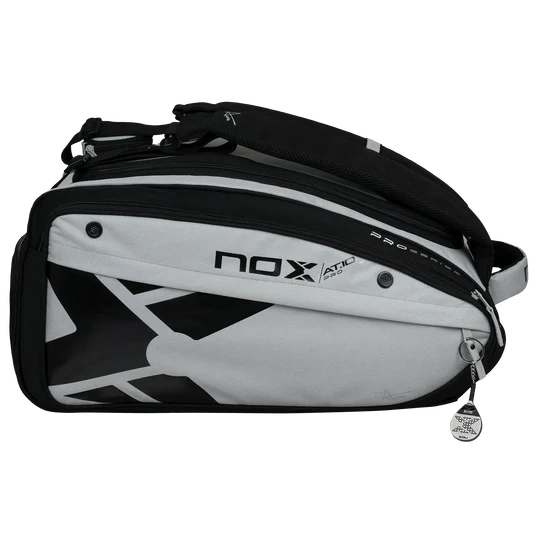 mochila padel nox at10 competition gris negro con diseño compacto y gran capacidad para equipo de padel