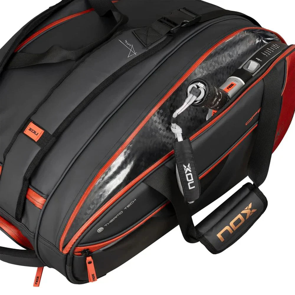 mochila padel nox luxury negra con rojo y correas ergonómicas ajustables