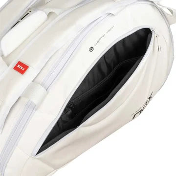 raquetero nox blanco con diseño minimalista y correas tipo mochila acolchadas