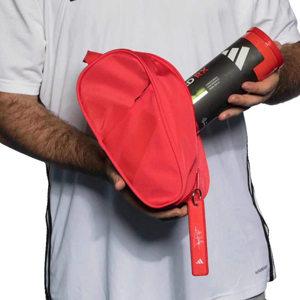 bolsa tipo neceser adidas padel rojo colección ale galán 2026 con asa ergonómica y 3 litros de capacidad