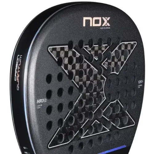raqueta de padel nox carbon quantum forma redonda y equilibrio medio