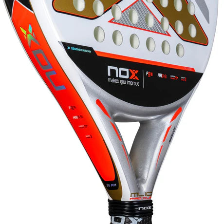 pala nox ml10 pro cup edición 2024 color blanco con detalles dorados