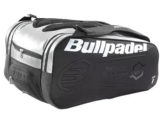 paletero bullpadel hack plata con compartimento principal amplio para palas de padel y accesorios