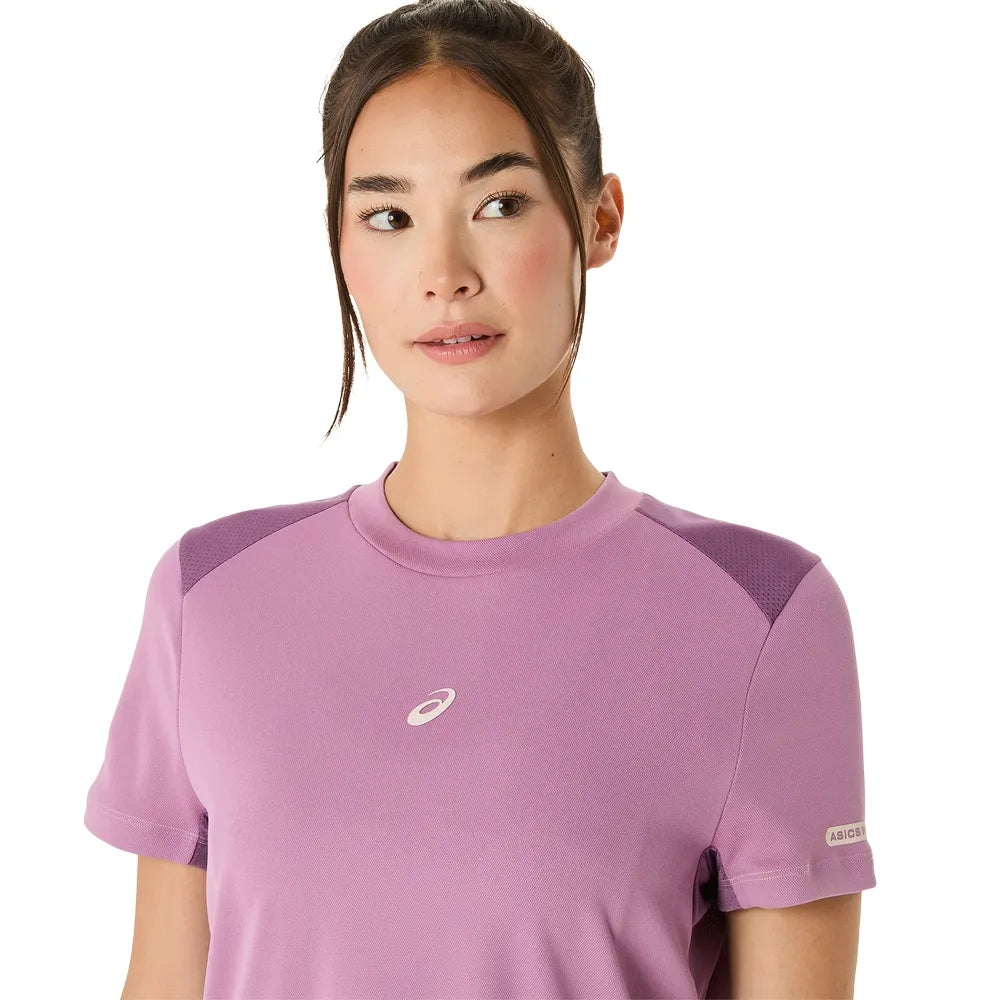 camiseta asics padel mujer color lavanda con paneles transpirables