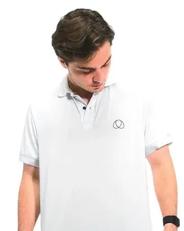 camiseta polo blanca deuce midnight con ajuste cómodo para pádel