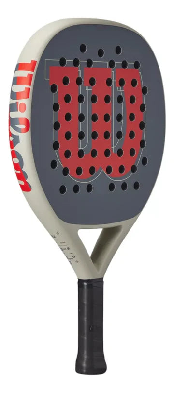 pala wilson padel con tecnología sharp hole para mejor efecto en los golpes