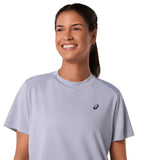 camiseta asics court ss top mujer grey blue con tejido piqué ligero y ventilacion para tenis