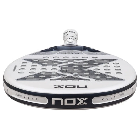 raqueta padel nox at10 genius lite con forma lágrima para potencia y control