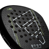 pala de pádel adidas adipower legend firmada por sebastián nerone con textura rugosa