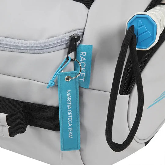 mochila paletero adidas blanco roto protour con compartimento ventilado para tenis