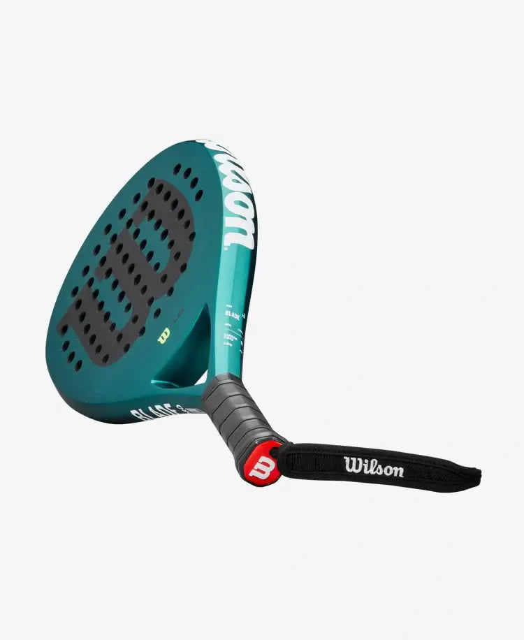 pala wilson blade pro v3 2024 con textura rugosa para efecto spin