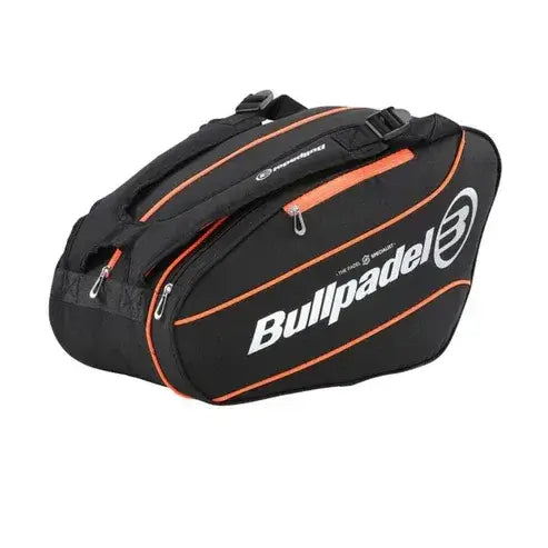 paletero bullpadel tour negro con detalles naranja neón y gran capacidad