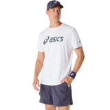 camiseta deportiva asics blanca para hombre con gráfico al frente