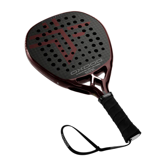 plano frontal pala de padel Oxdog Ultimate Pro Light 2026 diseño negro rojo moderno