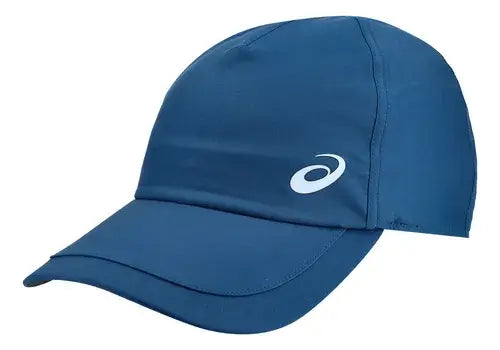 gorra asics azul performance cap con visera curva y logo blanco