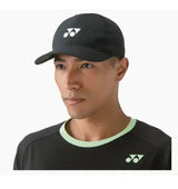 gorra deportiva yonex color negro con visera curva y diseño clásico