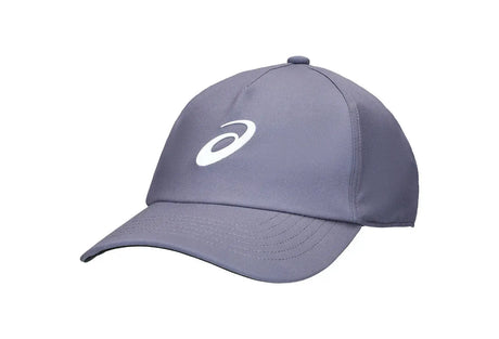 gorra asics performance gris morado con logo frontal y ajuste trasero