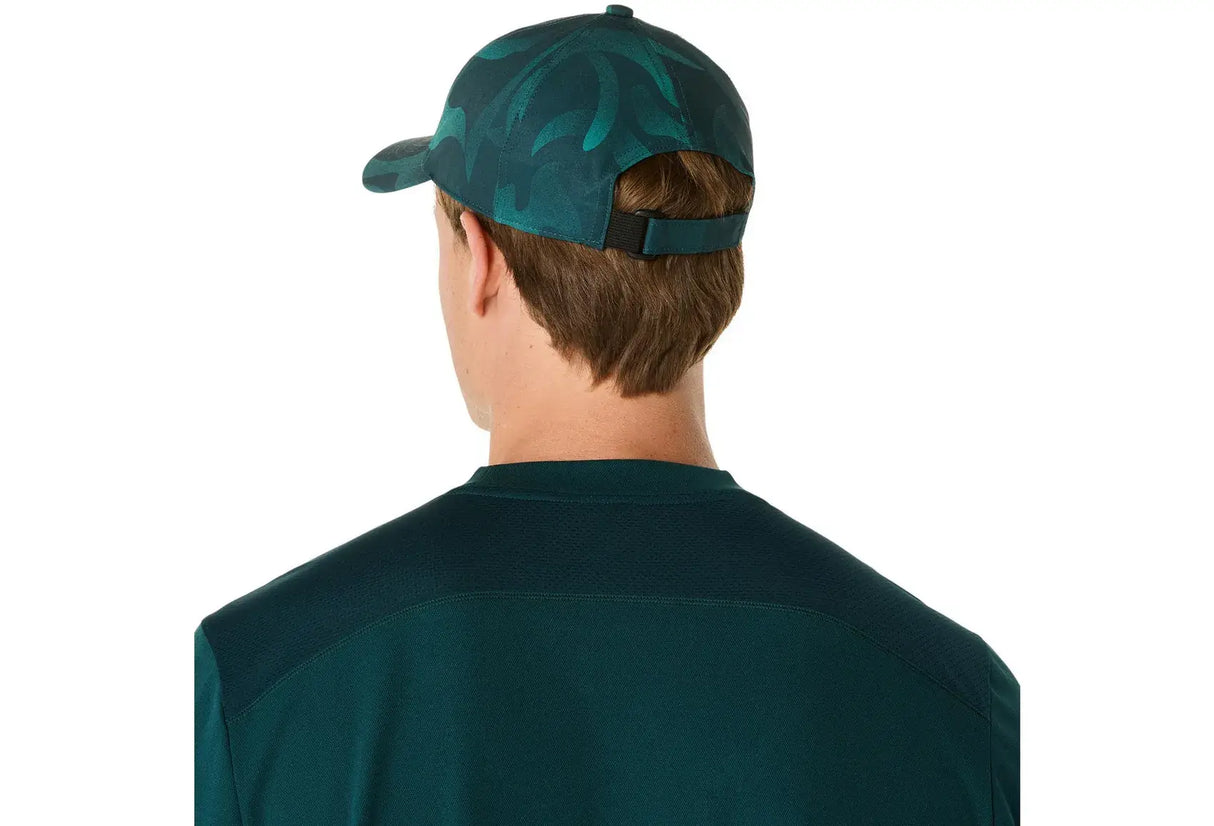 gorra asics verde camuflaje con diseño deportivo y ajuste cómodo