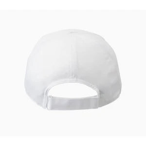 gorra yonex blanca ligera con visera curva y ventilación lateral