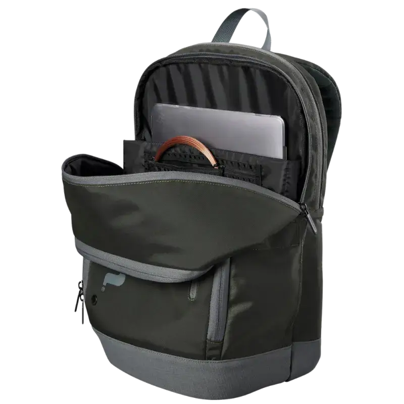 mochila deportiva Wilson con espacio para zapatos blancos en el interior