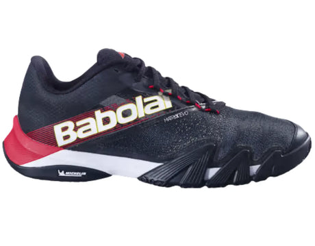 zapatillas de pádel babolat jet premura 2 negras con detalles rojos y suela espiga