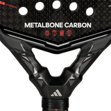 pala padel adidas metalbone con marco rígido y relieve visible