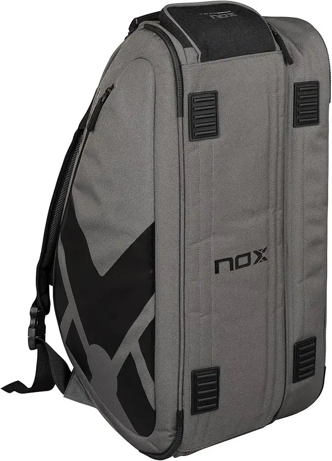 mochila nox con tecnología thermo tech para protección de palas en pádel