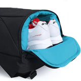 mochila negra Yonex con tirantes acolchados y ajuste en pecho