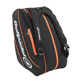 mochila padel bullpadel negra con diseño moderno y compartimentos funcionales