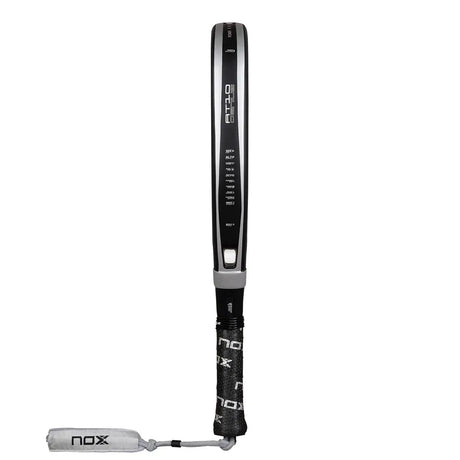 pala nox at10 genius 18k alum 2026 lágrima con carbono aluminizado, dual spin y balance medio-alto para pádel profesional