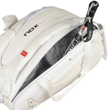 mochila nox pro series blanca con espacio ventilado para calzado