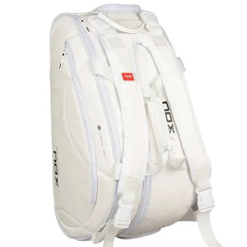 bolsa deportiva nox blanca con organización interna para ropa y palas de padel