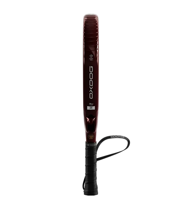 pala de padel Oxdog 2026 con superficie rugosa y balance alto para remates potentes