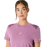 camiseta asics padel mujer color lavanda con paneles transpirables
