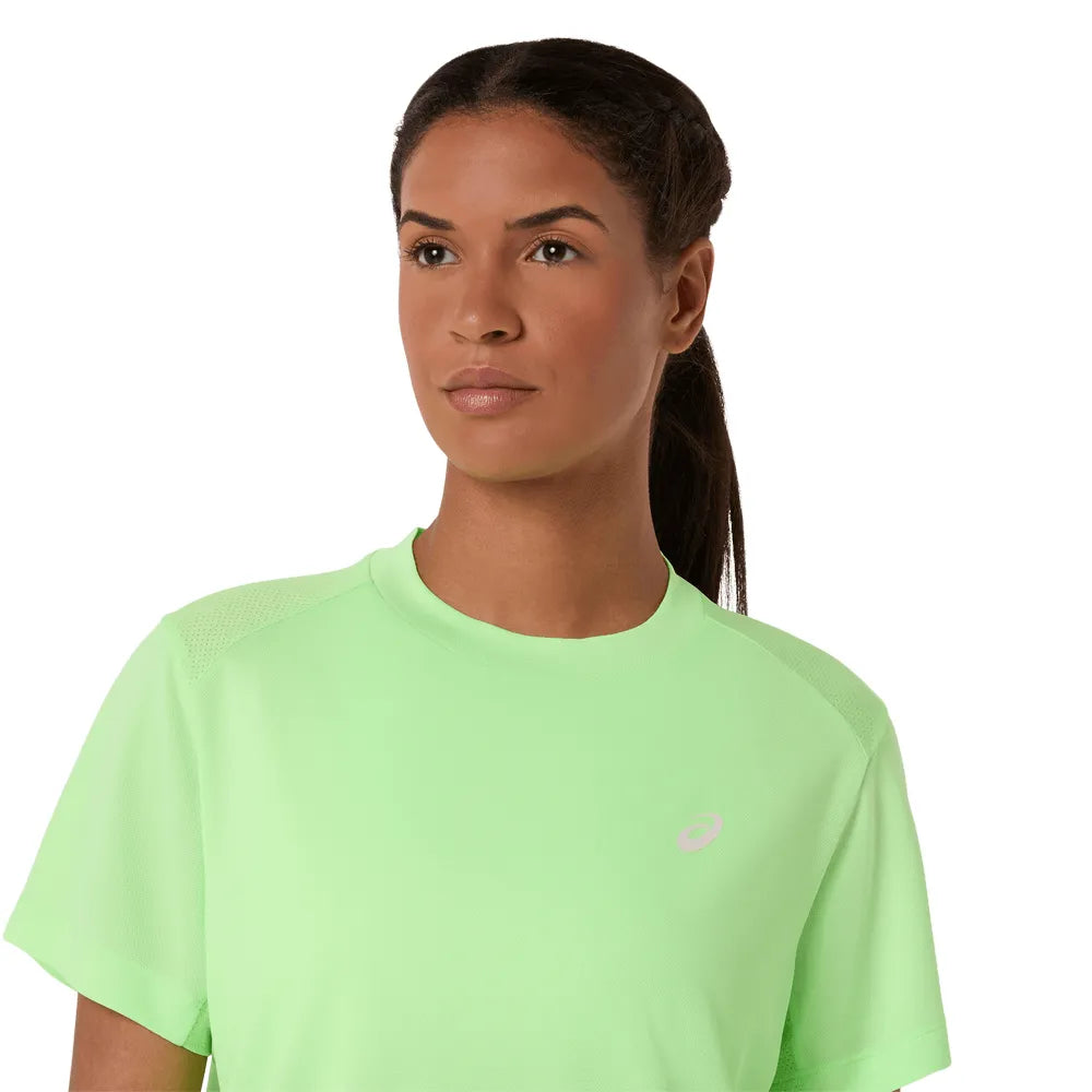 camiseta tenis mujer asics court ss top verde illuminate green con inserciones de malla bajo el brazo