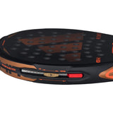 detalle del puente en v invertida en la pala arrow hit ctrl para mayor rigidez