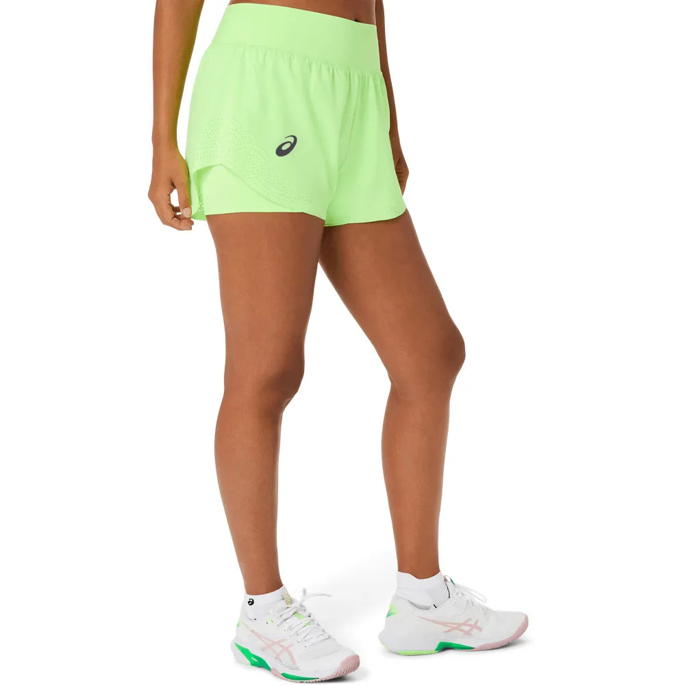 shorts tenis asics match laser cut short mujer illuminate green con diseño perforado transpirable