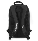mochila negra tour endurance con capacidad para equipo deportivo y personal