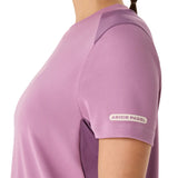 camiseta deportiva asics para pádel en lavanda con logo blanco