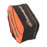bullpadel tour paletero negro y naranja con espacio para varias palas de pádel