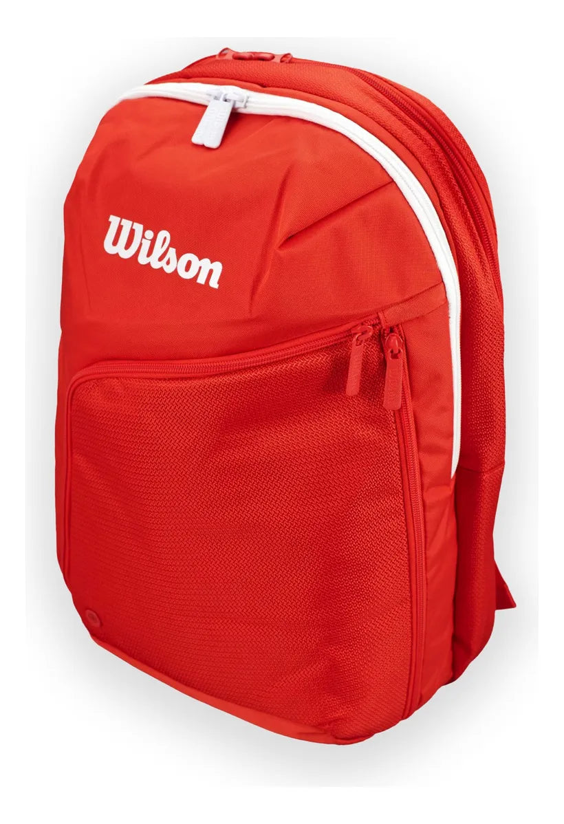 mochila wilson roja con espacio para una raqueta y accesorios deportivos