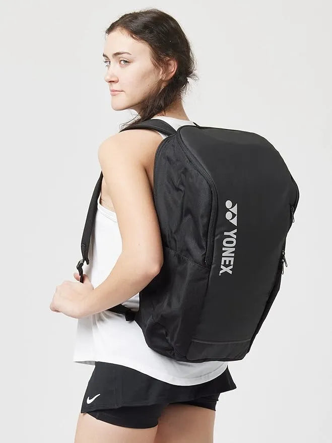 mochila yonex team s negra con correas ajustables para transporte cómodo