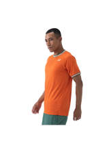 prenda yonex color naranja ideal para partidos de pádel intensos